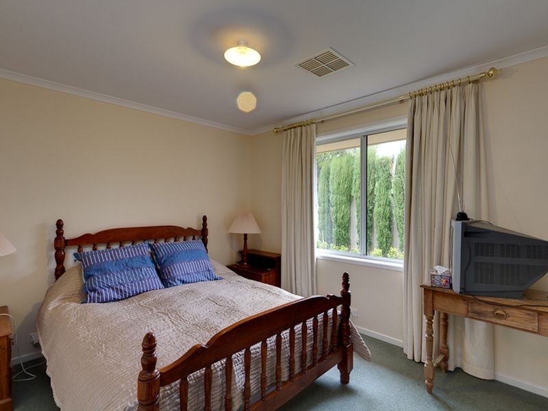 1 Maesbury Circuit, Sturt SA 5047