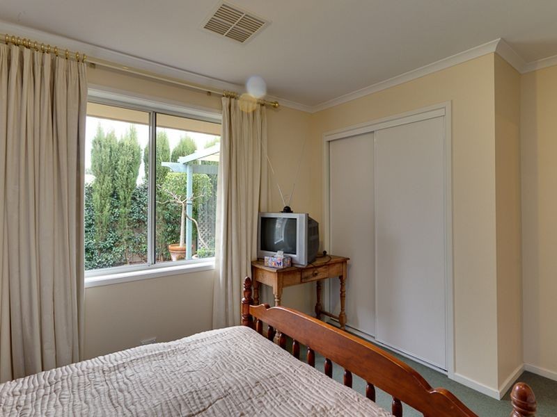 1 Maesbury Circuit, Sturt SA 5047