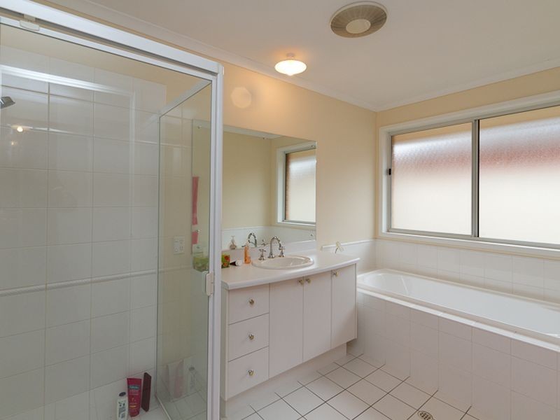 1 Maesbury Circuit, Sturt SA 5047