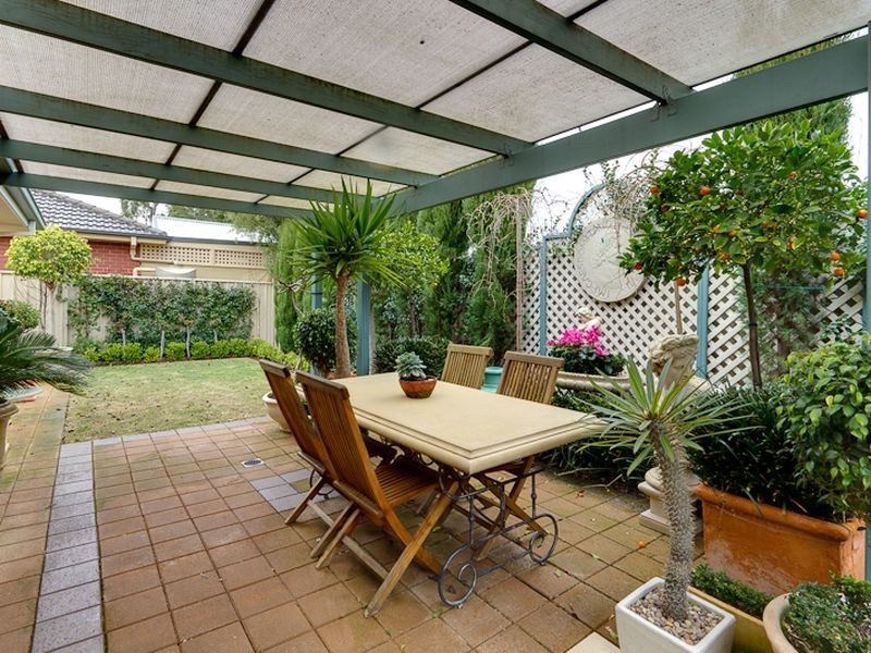 1 Maesbury Circuit, Sturt SA 5047