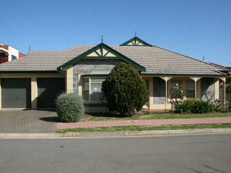 8 Waverley Tce, Hove SA 5048