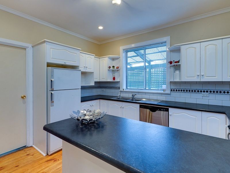 21 Ballara Avenue, Warradale SA 5046