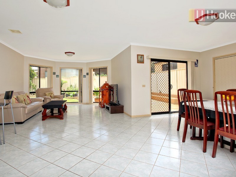 6 Coletta Place, Prestons NSW 2170