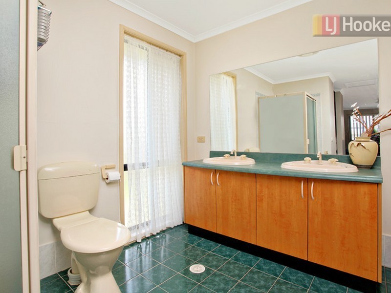 6 Coletta Place, Prestons NSW 2170