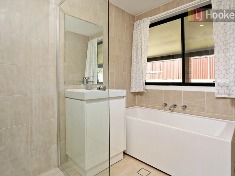 10 Verity Place, Oakhurst NSW 2761