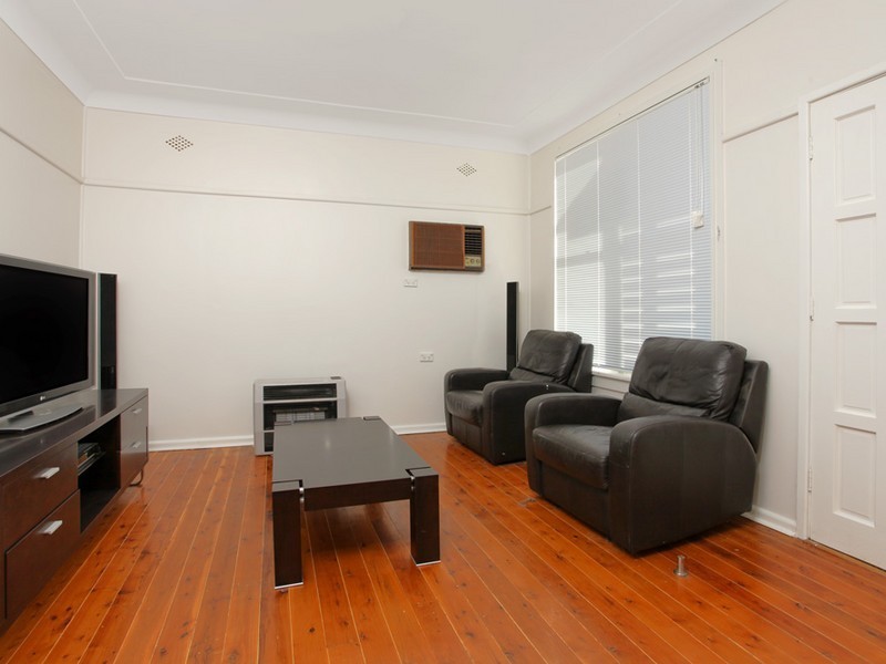 43 Dawn Drive, Seven Hills NSW 2147