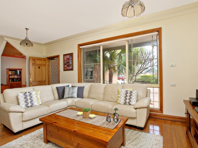 11 Highlands Crescent, Blacktown NSW 2148