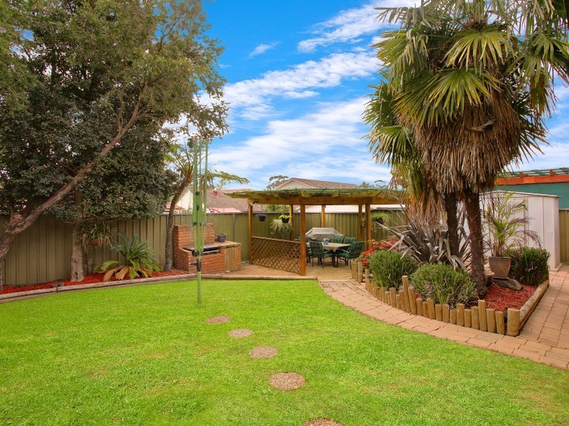 11 Highlands Crescent, Blacktown NSW 2148