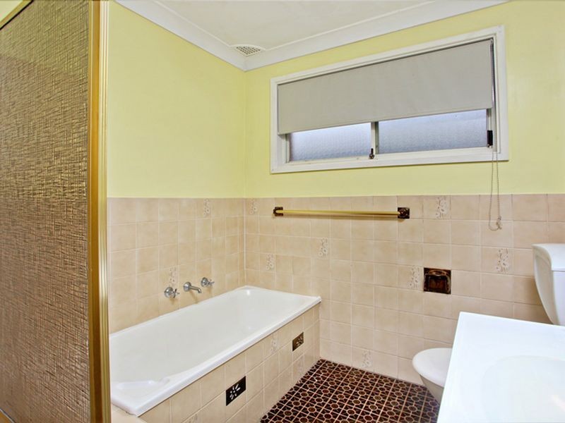 21 Lobelia Crescent, Quakers Hill NSW 2763