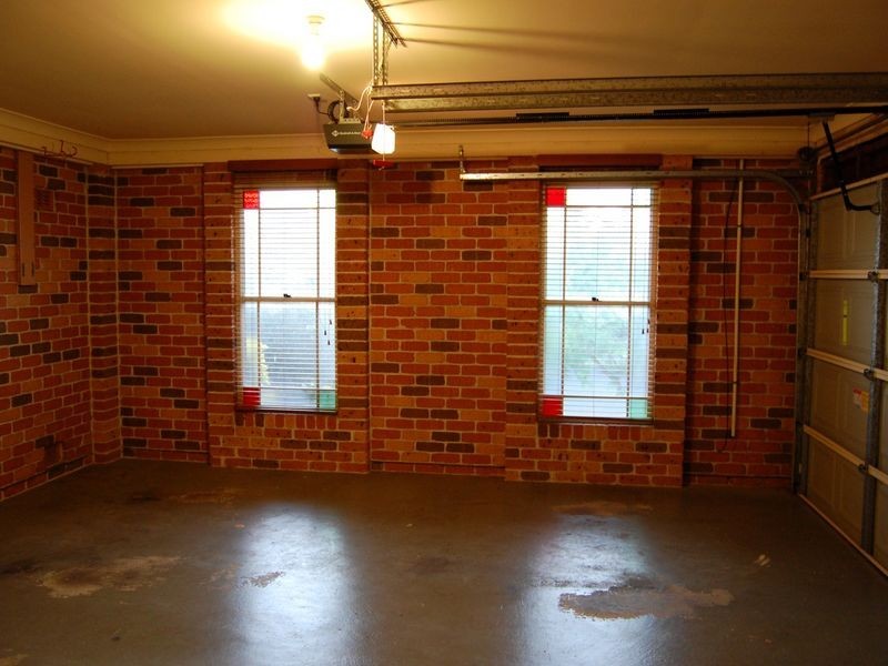 27 Hampton Crescent, Prospect NSW 2148