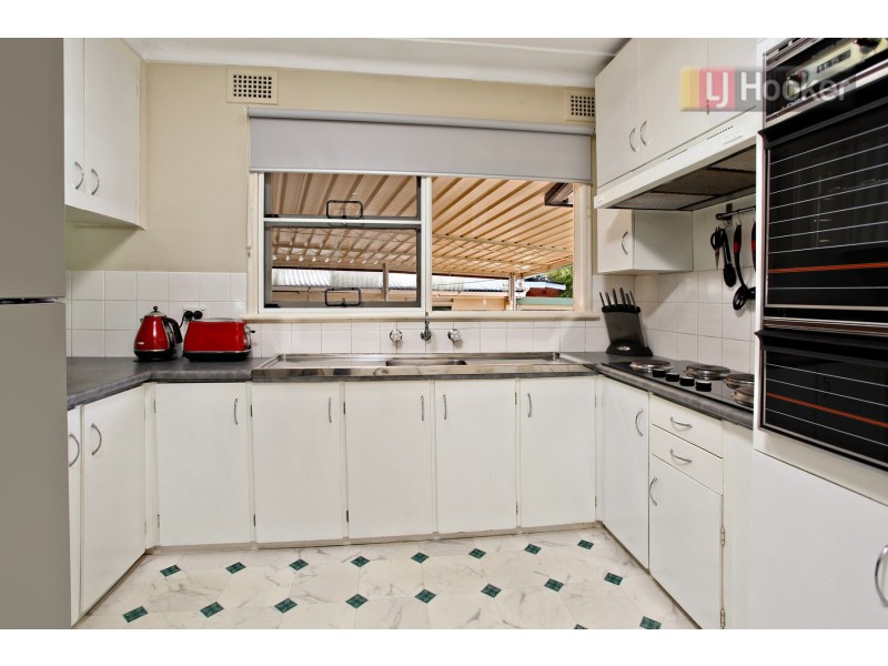 13 Sylvia Street, Blacktown NSW 2148