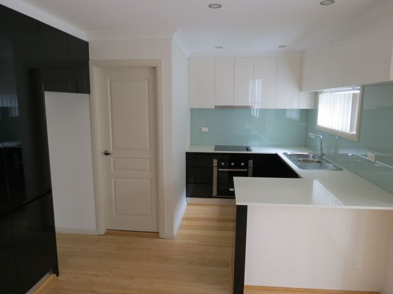 16B Lowana Crescent, Seven Hills NSW 2147