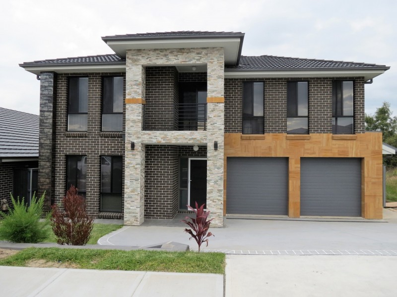 8 Oakhill Crescent, Colebee NSW 2761