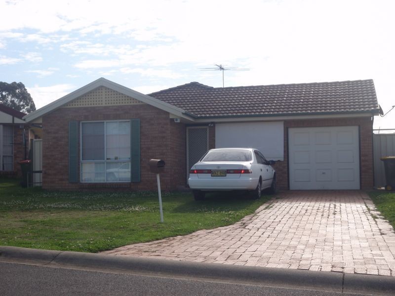18 Glenview Grove, Glendenning NSW 2761