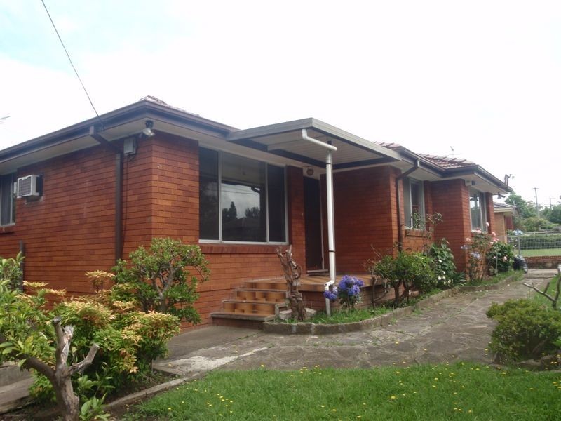18 Winifred Crescent, Blacktown NSW 2148