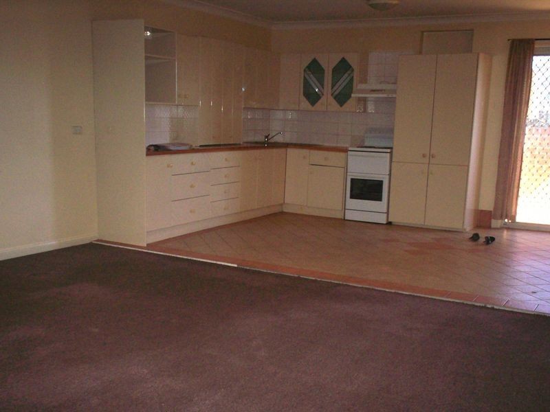 2/76 Barbara Blvd, Seven Hills NSW 2147