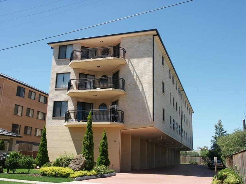 8/32 Fourth Avenue, Blacktown NSW 2148