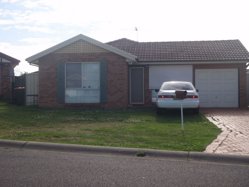 18 Glenview Grove, Glendenning NSW 2761