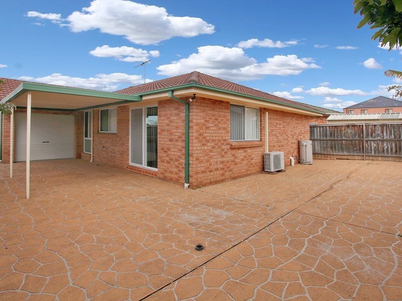 18 Glenview Grove, Glendenning NSW 2761