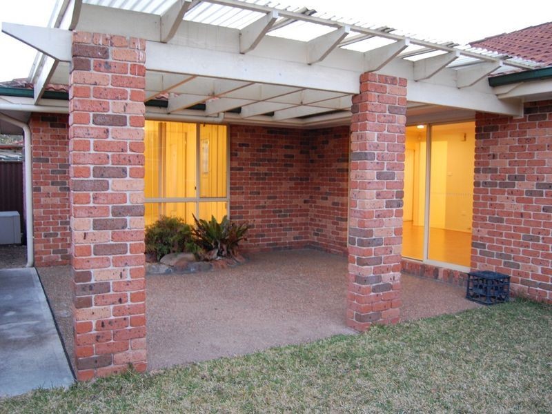 27 Hampton Crescent, Prospect NSW 2148