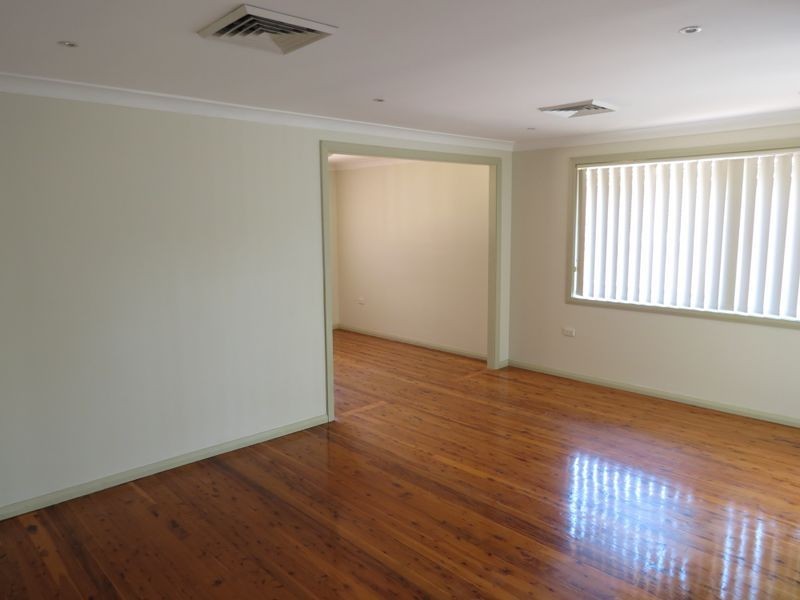 208 Madagascar Drive, Kings Park NSW 2148