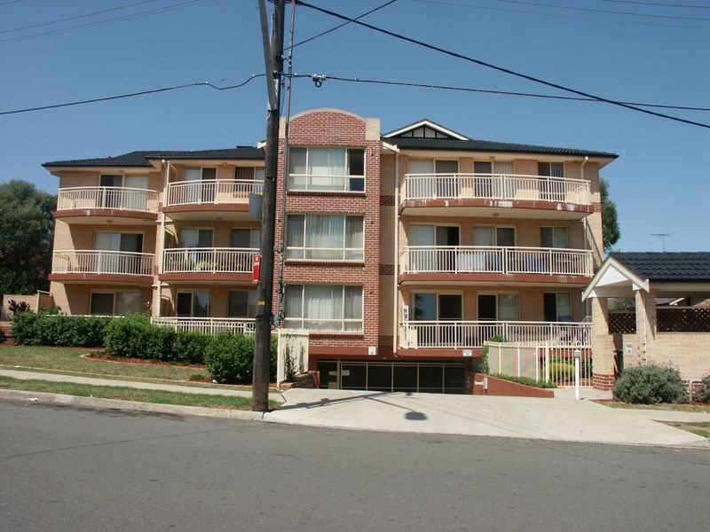 28/8-10 Fifth Avenue, Blacktown NSW 2148