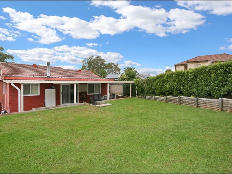 8 Maureen Place, Blacktown NSW 2148