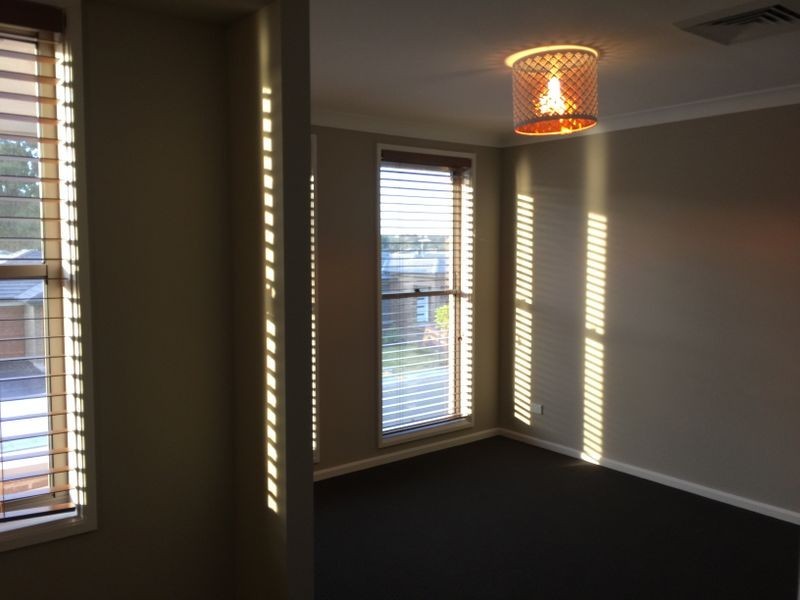 16 Cawley Circuit, Ropes Crossing NSW 2760