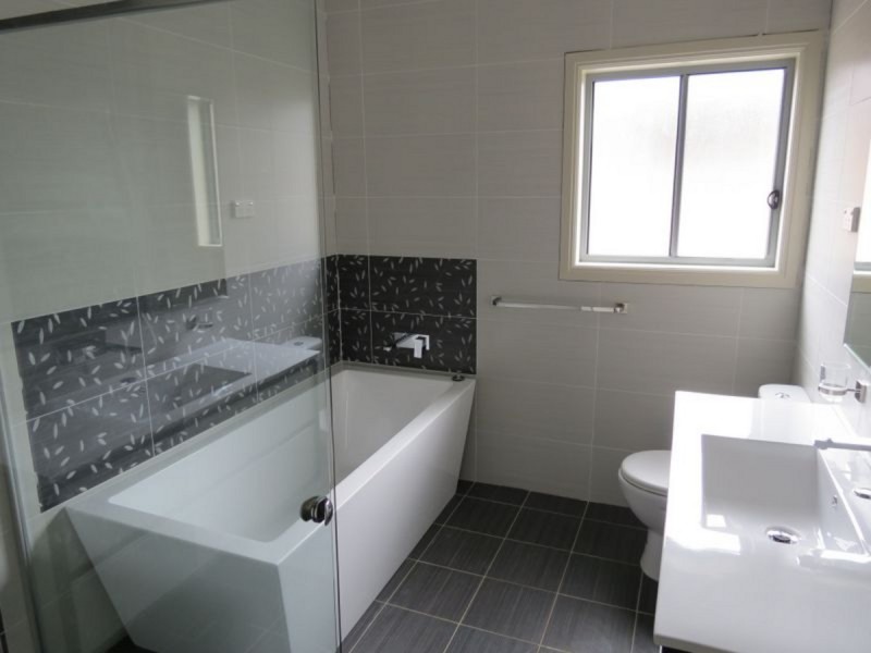 16B Lowana Crescent, Seven Hills NSW 2147