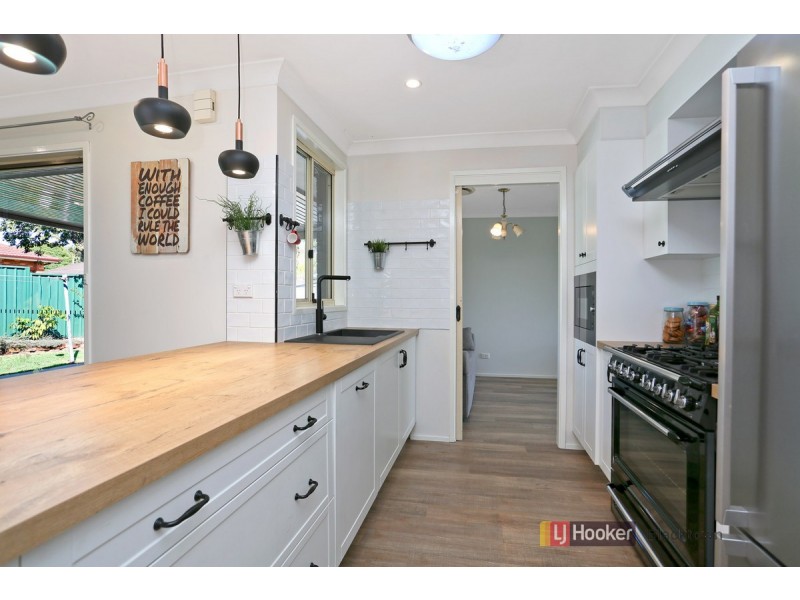 18 Carly Place, Quakers Hill NSW 2763