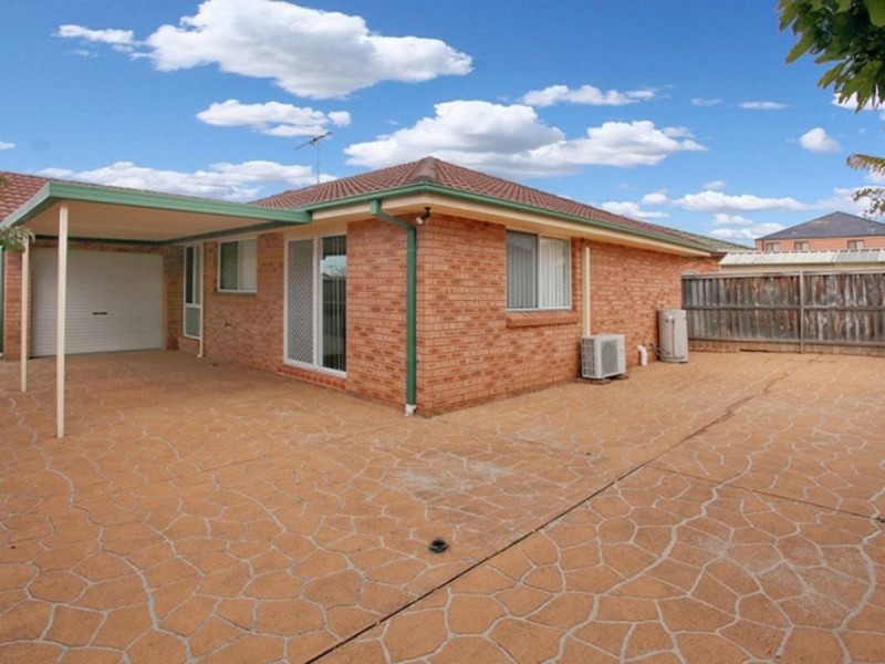 18 Glenview Grove, Glendenning NSW 2761