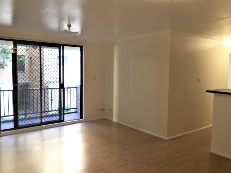4/7 Griffiths Street, Blacktown NSW 2148