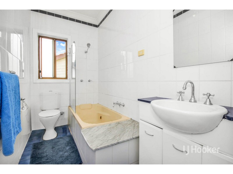 4 Dina Beth Avenue, Blacktown NSW 2148