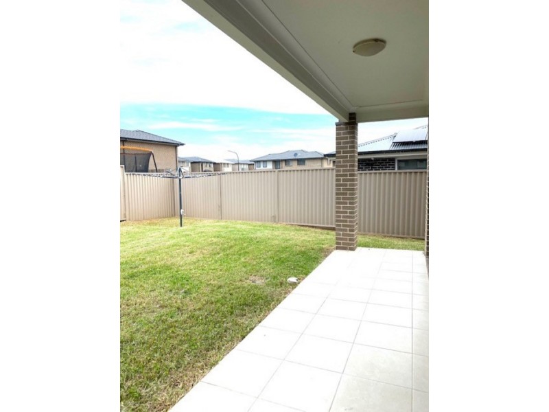 4 Frederick Jones Crescent, Schofields NSW 2762