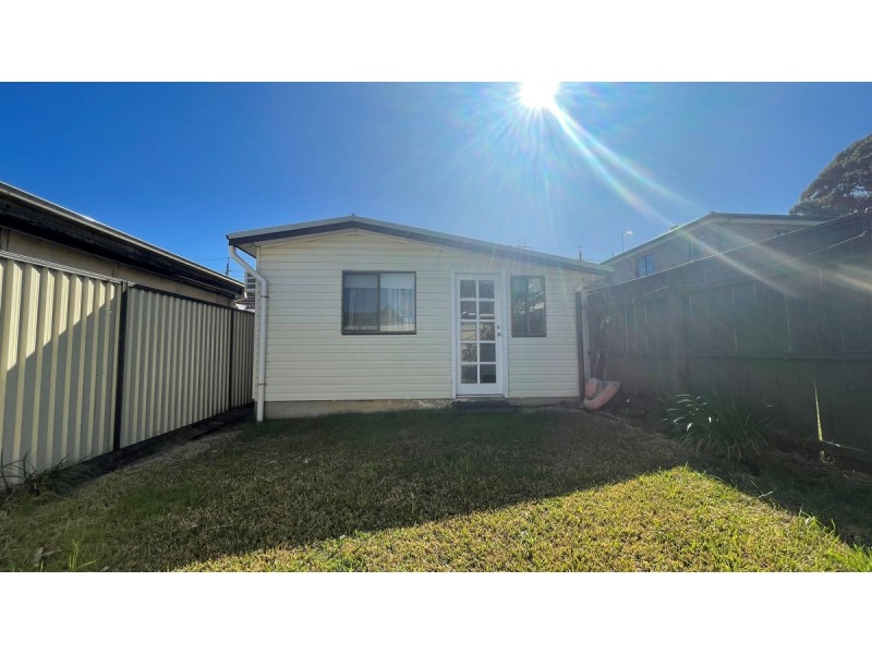 77a Fitzwilliam Road, Toongabbie NSW 2146