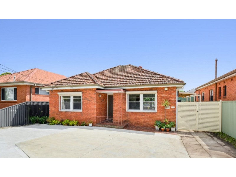 396 Stoney Creek Road, Kingsgrove NSW 2208