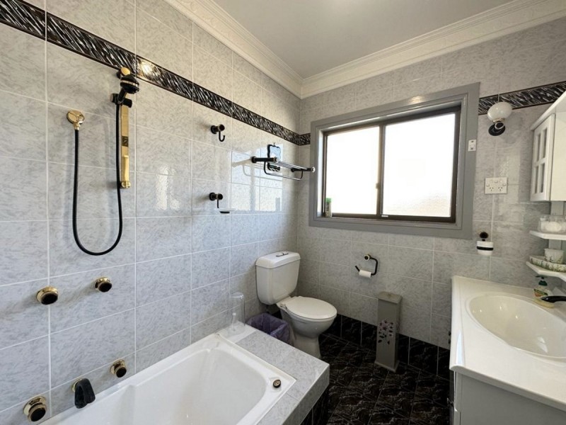 8 Tallawong Avenue, Blacktown NSW 2148