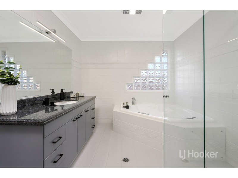 22 Crestreef Drive, Acacia Gardens NSW 2763