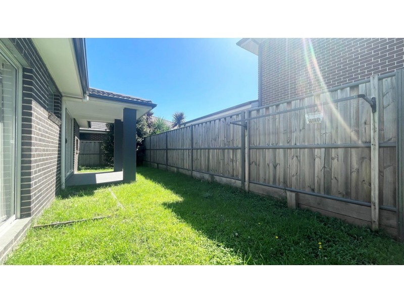 21B Megalong Street, The Ponds NSW 2769