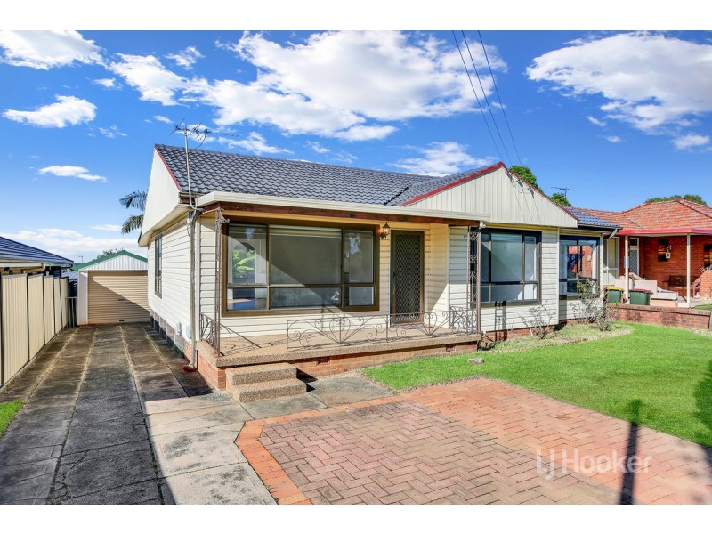 16 Derwent Parade, Blacktown NSW 2148