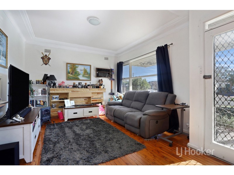 2 Matthew Crescent, Blacktown NSW 2148