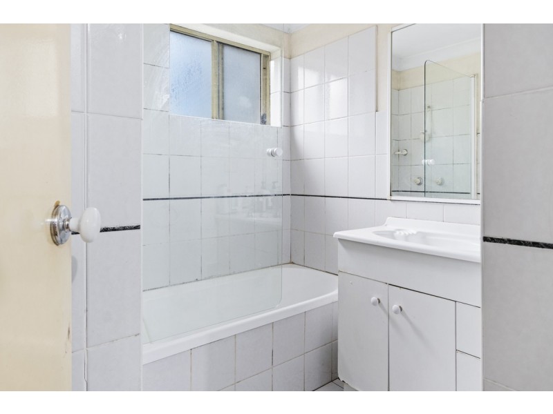 4/11 Oxford Street, Blacktown NSW 2148