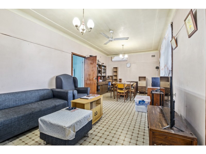 33 Pineleigh Road, Lalor Park NSW 2147