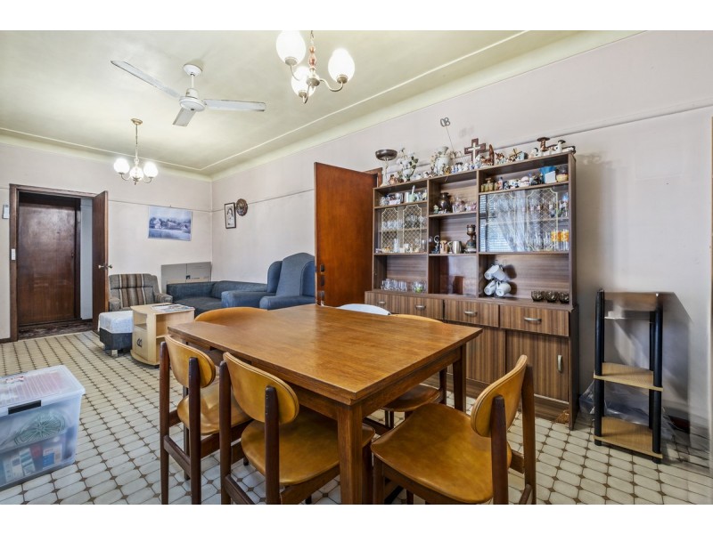 33 Pineleigh Road, Lalor Park NSW 2147