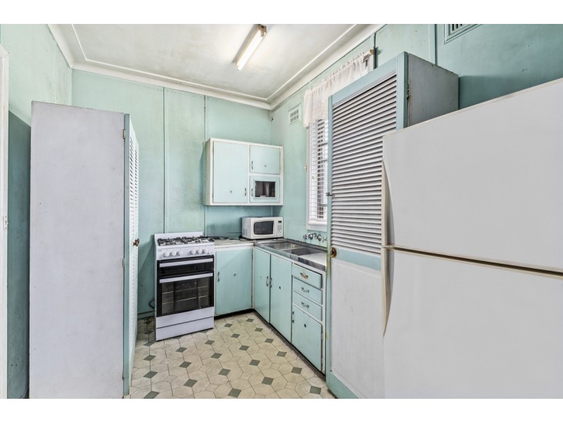 33 Pineleigh Road, Lalor Park NSW 2147