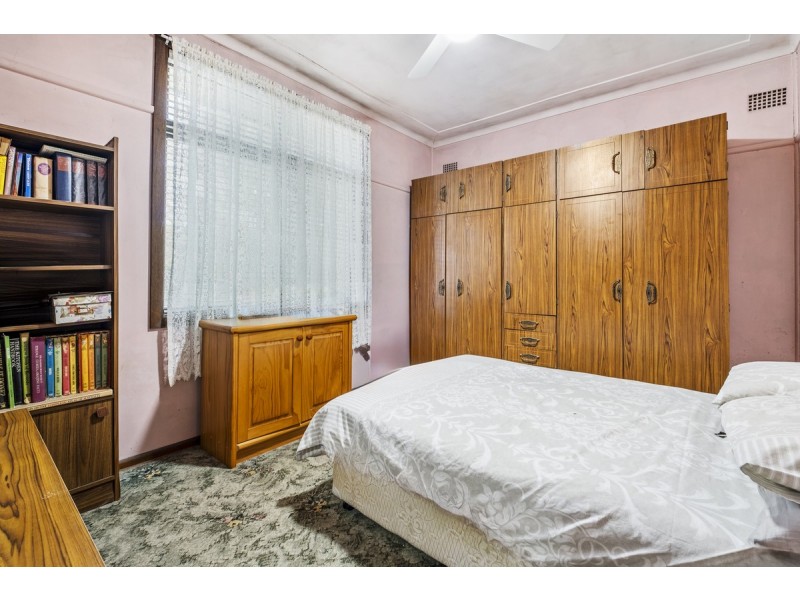 33 Pineleigh Road, Lalor Park NSW 2147
