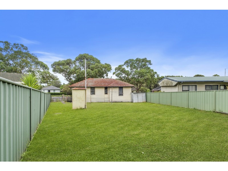 33 Pineleigh Road, Lalor Park NSW 2147