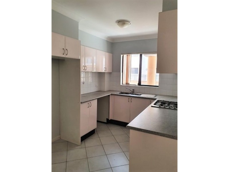 4/4-6 Clifton Street, Blacktown NSW 2148