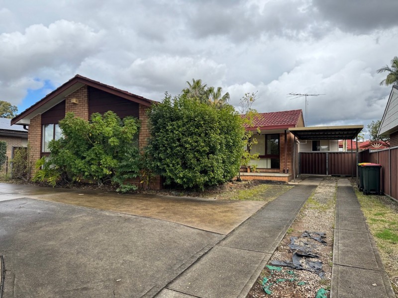 9 Tallagandra Drive, Quakers Hill NSW 2763