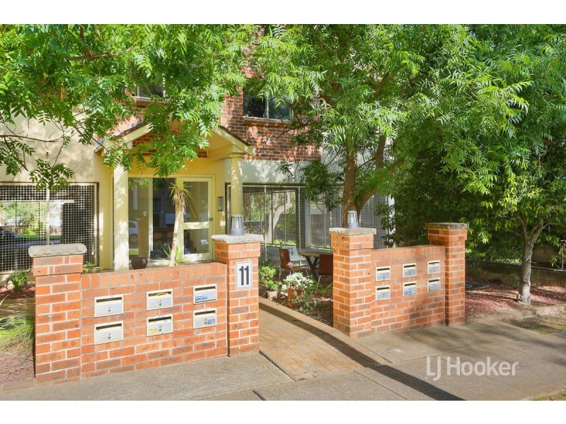 2/11 Oxford Street, Blacktown NSW 2148